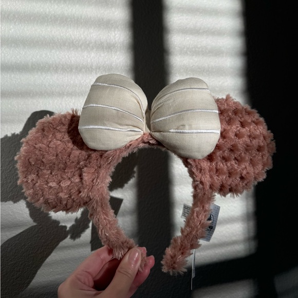 Authentic Shanghai Disney Resort Shellie Mae Ears Headband NWT - Picture 3 of 7